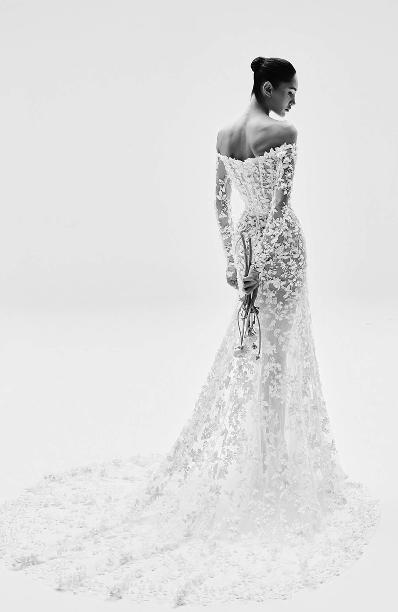 Zuhair Murad Mariage Spring 2026 Look 6 back view of strapless lace ball gown with long veil and embroidered train