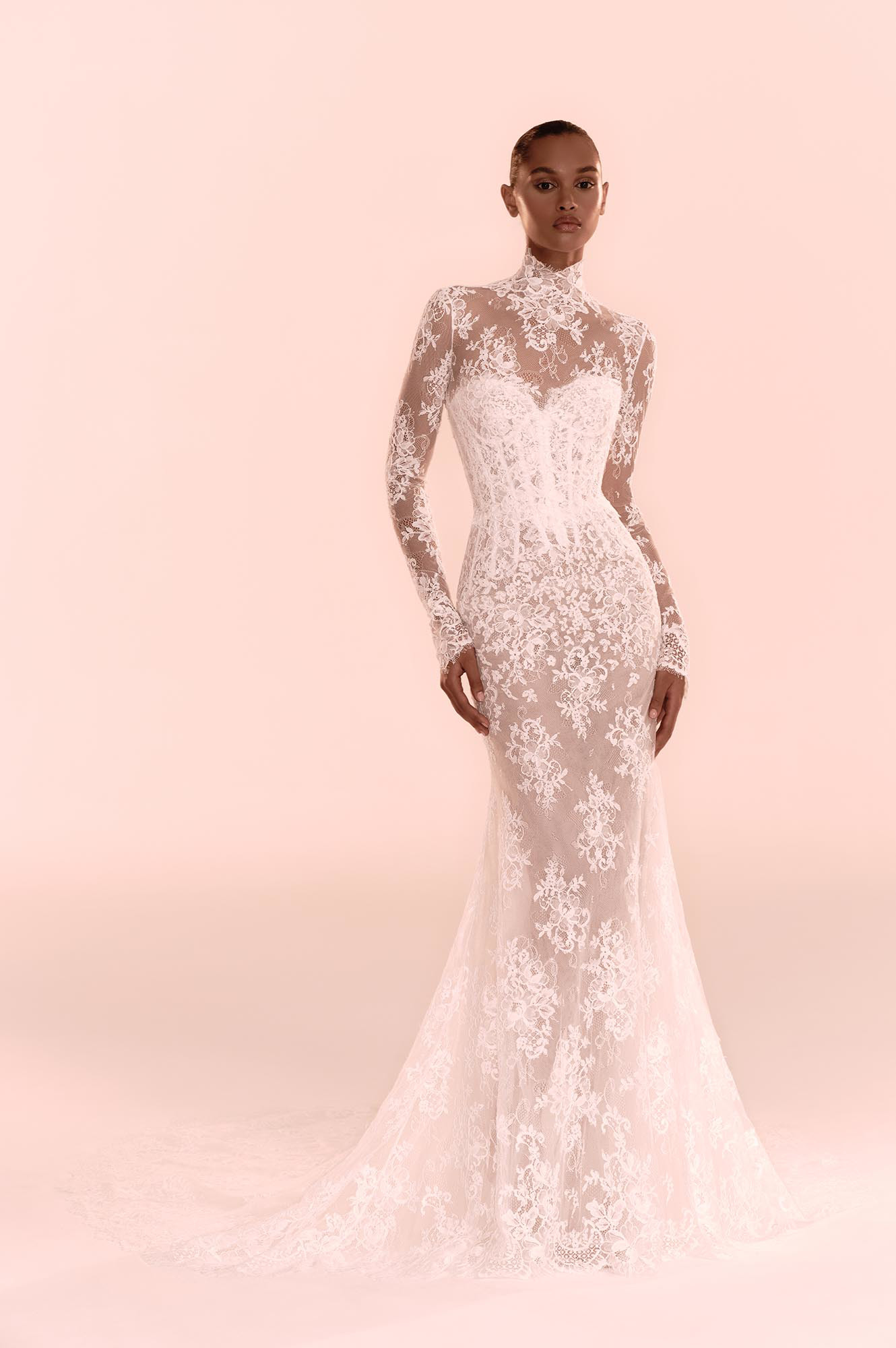 Zuhair Murad Mariage Fall 2026 Look 3 back view of strapless lace ball gown with oversized satin bow and dramatic train